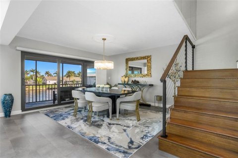 Condominio en venta en Cape Coral, Florida, 4 dormitorios, 214.14 m2 № 1732795 - foto 19