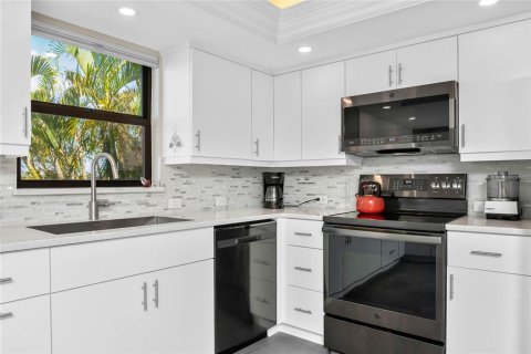 Condominio en venta en Cape Coral, Florida, 4 dormitorios, 214.14 m2 № 1732795 - foto 9