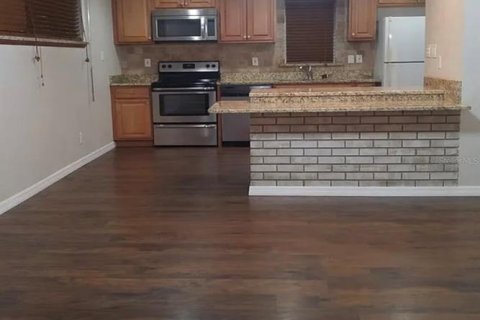 Снять в аренду виллу или дом в Тампа, Флорида 3 спальни, 137.5м2, № 1647917 - фото 4