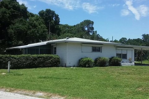 Снять в аренду виллу или дом в Тампа, Флорида 3 спальни, 137.5м2, № 1647917 - фото 1