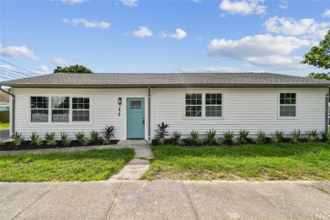House in Gulfport, Florida 2 bedrooms, 120.77 sq.m. № 1887001 - photo 1