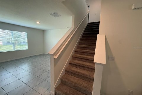 Villa ou maison à louer à Zellwood, Floride: 5 chambres, 243.96 m2 № 2339179 - photo 10