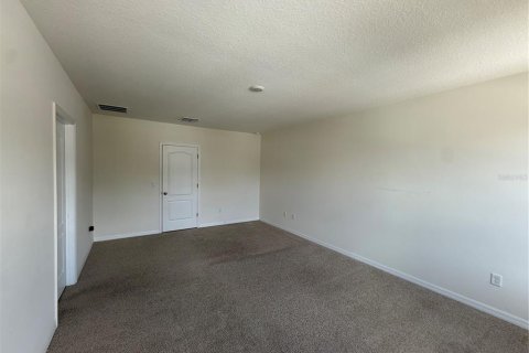 Villa ou maison à louer à Zellwood, Floride: 5 chambres, 243.96 m2 № 2339179 - photo 12