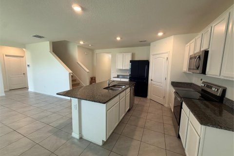 Villa ou maison à louer à Zellwood, Floride: 5 chambres, 243.96 m2 № 2339179 - photo 3