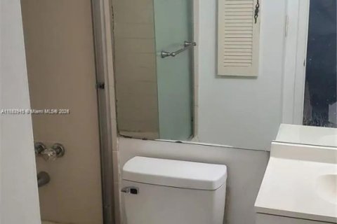 Condo in North Miami, Florida, 1 bedroom  № 1699398 - photo 15