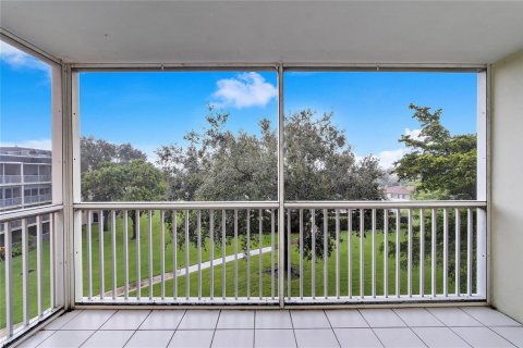 Copropriété à louer à Coral Springs, Floride: 2 chambres, 83.61 m2 № 2288580 - photo 6