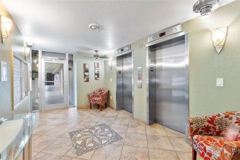 Copropriété à louer à Coral Springs, Floride: 2 chambres, 83.61 m2 № 2288580 - photo 3