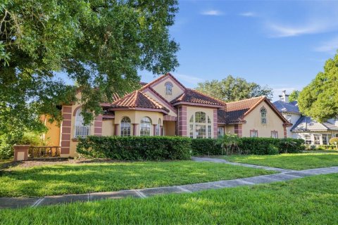 Villa ou maison à vendre à Orlando, Floride: 5 chambres, 341.97 m2 № 2415310 - photo 2
