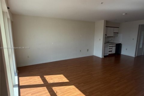 Apartamento en alquiler en South Miami, Florida, 41.81 m2 № 1974680 - foto 2