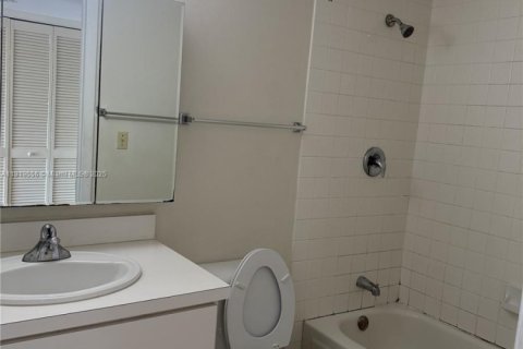 Apartamento en alquiler en South Miami, Florida, 41.81 m2 № 1974680 - foto 6