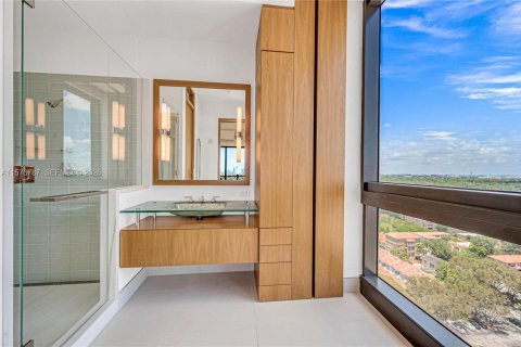 Propiedad comercial en venta en Coral Gables, Florida № 2090726 - foto 22