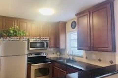 Copropriété à louer à Sunrise, Floride: 2 chambres, 85.84 m2 № 1999529 - photo 5