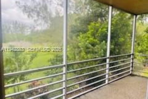 Copropriété à louer à Sunrise, Floride: 2 chambres, 85.84 m2 № 1999529 - photo 8