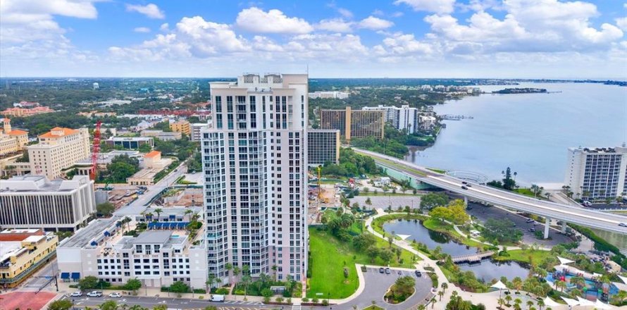Condo in Clearwater, Florida, 2 bedrooms  № 2314130