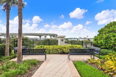 Condo in Clearwater, Florida, 2 bedrooms  № 2314130 - photo 22