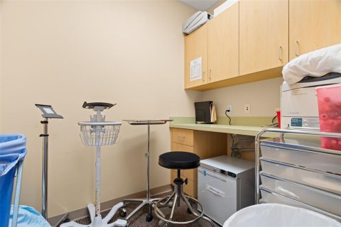 Propiedad comercial en alquiler en Saint Petersburg, Florida, 344.11 m2 № 1340359 - foto 25