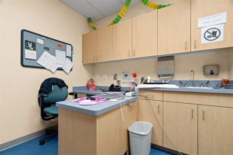 Propiedad comercial en alquiler en Saint Petersburg, Florida, 344.11 m2 № 1340359 - foto 27