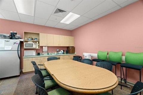 Propiedad comercial en alquiler en Saint Petersburg, Florida, 344.11 m2 № 1340359 - foto 18