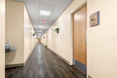 Propiedad comercial en alquiler en Saint Petersburg, Florida, 344.11 m2 № 1340359 - foto 13