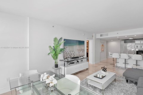 Copropriété à vendre à Miami Beach, Floride: 2 chambres, 123.56 m2 № 1786516 - photo 11