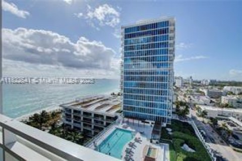 Copropriété à vendre à Miami Beach, Floride: 2 chambres, 123.56 m2 № 1786516 - photo 1