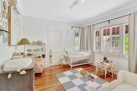 House in Coral Gables, Florida 4 bedrooms, 219.81 sq.m. № 1817101 - photo 10