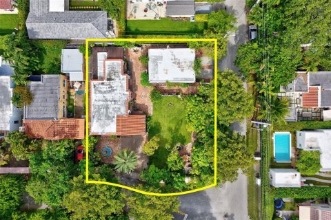 House in Coral Gables, Florida 4 bedrooms, 219.81 sq.m. № 1817101 - photo 17