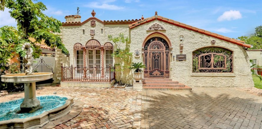 House in Coral Gables, Florida 4 bedrooms, 219.81 sq.m. № 1817101
