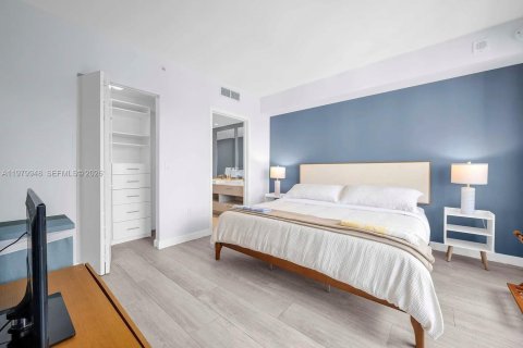 Condo in Miami, Florida, 2 bedrooms  № 2053044 - photo 6