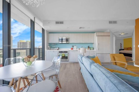 Condo in Miami, Florida, 2 bedrooms  № 2053044 - photo 5
