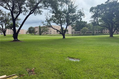 Copropriété à vendre à Sunrise, Floride: 1 chambre, 73.86 m2 № 1978348 - photo 29