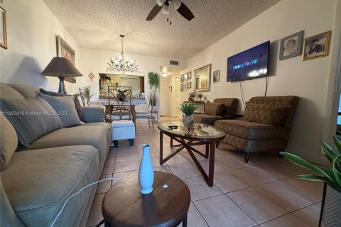 Copropriété à vendre à Sunrise, Floride: 1 chambre, 73.86 m2 № 1978348 - photo 9