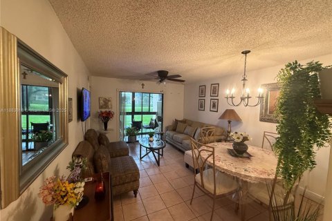 Copropriété à vendre à Sunrise, Floride: 1 chambre, 73.86 m2 № 1978348 - photo 4