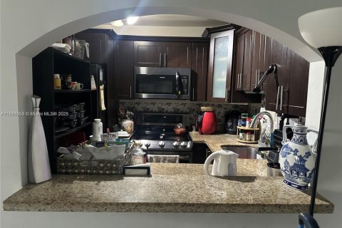 Купить кондоминиум в Майами, Флорида 2 спальни, 89.19м2, № 1830283 - фото 3