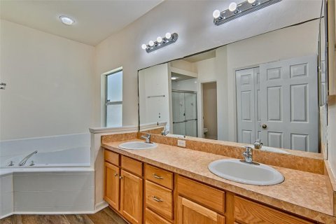 House in Gainesville, Florida 4 bedrooms, 182.74 sq.m. № 1732333 - photo 20