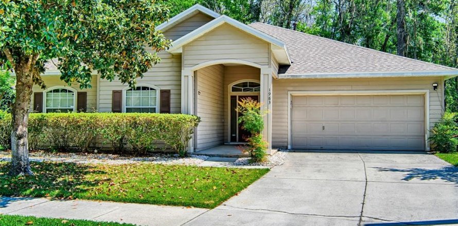 House in Gainesville, Florida 4 bedrooms, 182.74 sq.m. № 1732333