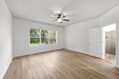 Villa ou maison à vendre à Fish Hawk, Floride: 4 chambres, 280.47 m2 № 2237129 - photo 16