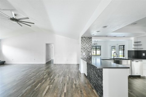 Casa en venta en Valrico, Florida, 4 dormitorios, 237.64 m2 № 2198622 - foto 9