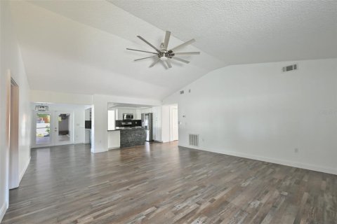 Casa en venta en Valrico, Florida, 4 dormitorios, 237.64 m2 № 2198622 - foto 6