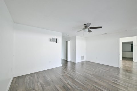 Casa en venta en Valrico, Florida, 4 dormitorios, 237.64 m2 № 2198622 - foto 22