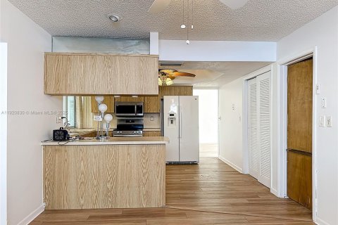 Купить виллу или дом в Мирамар, Флорида 3 спальни, 174.84м2, № 1976106 - фото 17