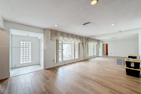 Купить виллу или дом в Мирамар, Флорида 3 спальни, 174.84м2, № 1976106 - фото 9