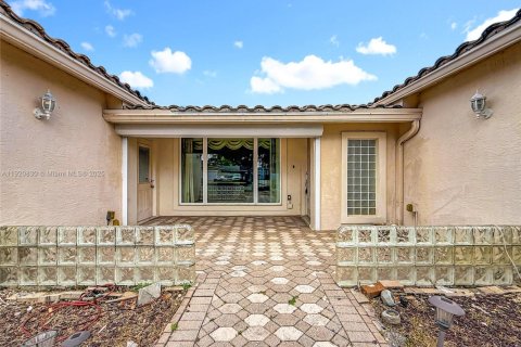 Купить виллу или дом в Мирамар, Флорида 3 спальни, 174.84м2, № 1976106 - фото 3