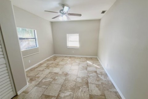 Villa ou maison à louer à Saint Petersburg, Floride: 3 chambres, 92.16 m2 № 2418903 - photo 17