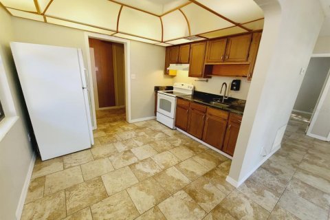 Villa ou maison à louer à Saint Petersburg, Floride: 3 chambres, 92.16 m2 № 2418903 - photo 8