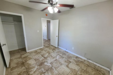 Villa ou maison à louer à Saint Petersburg, Floride: 3 chambres, 92.16 m2 № 2418903 - photo 9