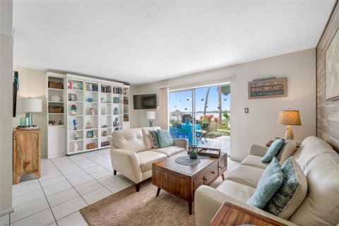 Condominio en venta en Saint Petersburg, Florida, 1 dormitorio, 73.11 m2 № 1869134 - foto 6