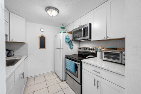 Condominio en venta en Saint Petersburg, Florida, 1 dormitorio, 73.11 m2 № 1869134 - foto 10