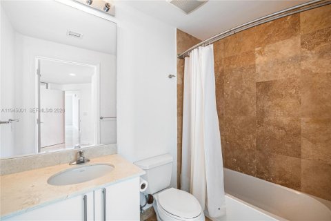 Condominio en alquiler en Aventura, Florida, 3 dormitorios, 204.38 m2 № 2001750 - foto 15