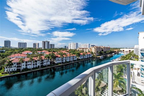 Condominio en alquiler en Aventura, Florida, 3 dormitorios, 204.38 m2 № 2001750 - foto 2